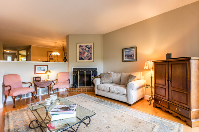living room inside 5 Riverview Ave Unit C, Mashpee, MA 02649