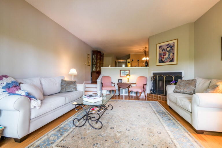 living room inside 5 Riverview Ave Unit C, Mashpee, MA 02649