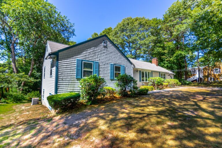 front view of the property 209 Patriot Way, Centerville
